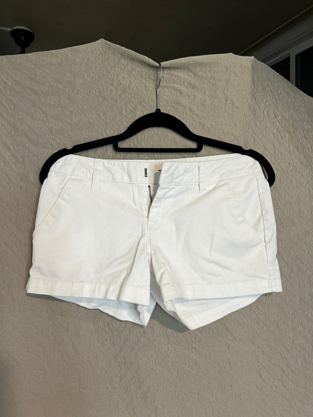 Volcom White Women's Casual Cotton Shorts Size 24
